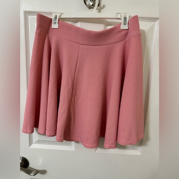 *NWT* Pink Mini Skater Skirt - Picture 1 of 5